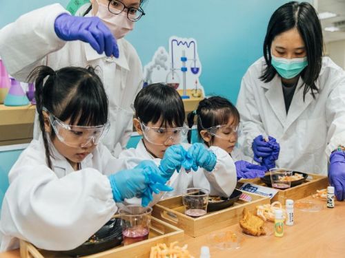 一起化身「小小檢驗員」！屏東縣檢驗中心邀親子走進食安現場，體驗食品檢驗的科學與樂趣